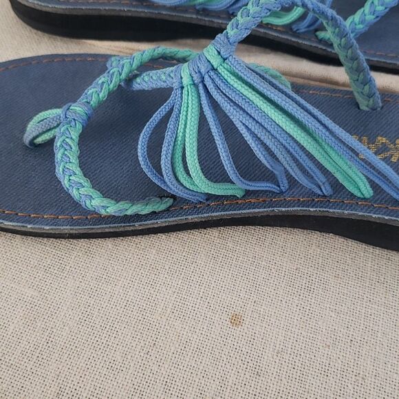 Plaka Sandal Womens 7 Oceanside Blue Green Woven Thong Flip Flop Slip on Shoe - Picture 6 of 6